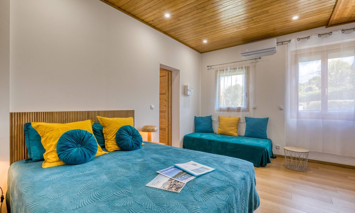 La Salvetat-sur-Agout Apartment | Guest House 'Les Tables Aux Vaches' with Private Terrace, Wi-Fi and Air Conditioning