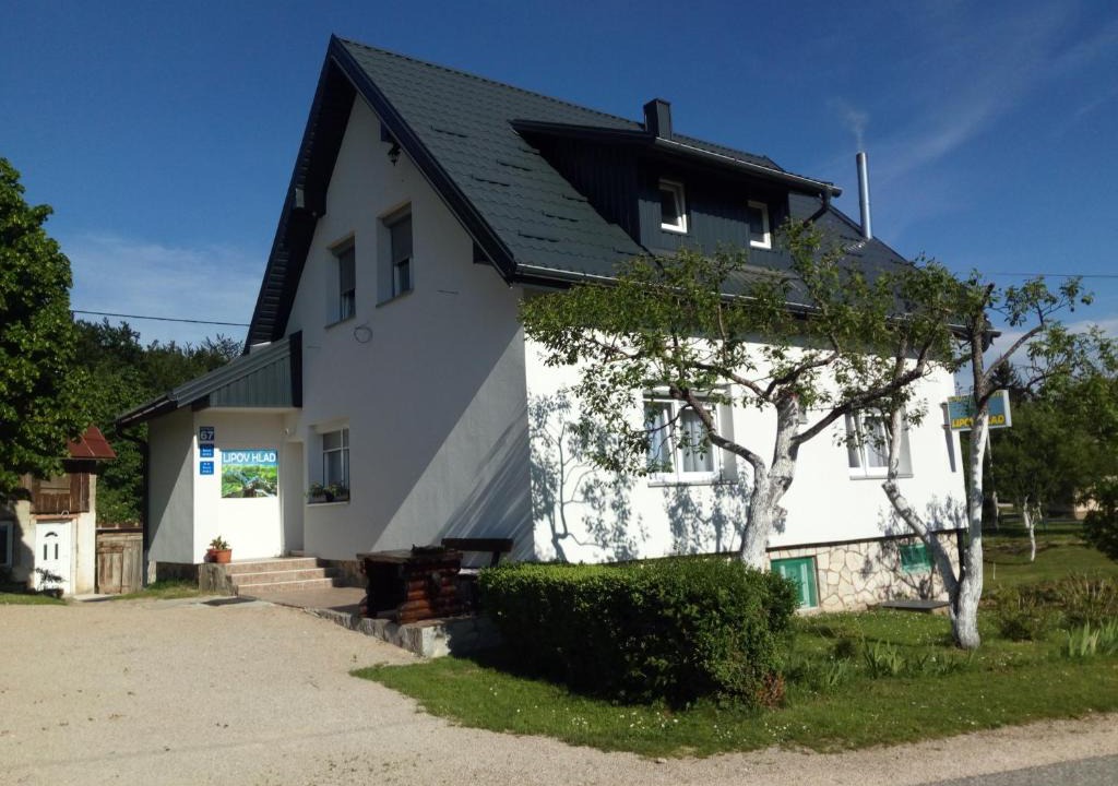 Jezerce House | Guest House Lipov Hlad