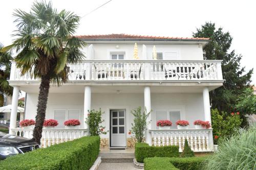 Vodice House | Guest House Mićin