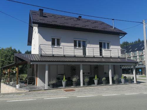 Seliste Apartment | Guest House Mylan