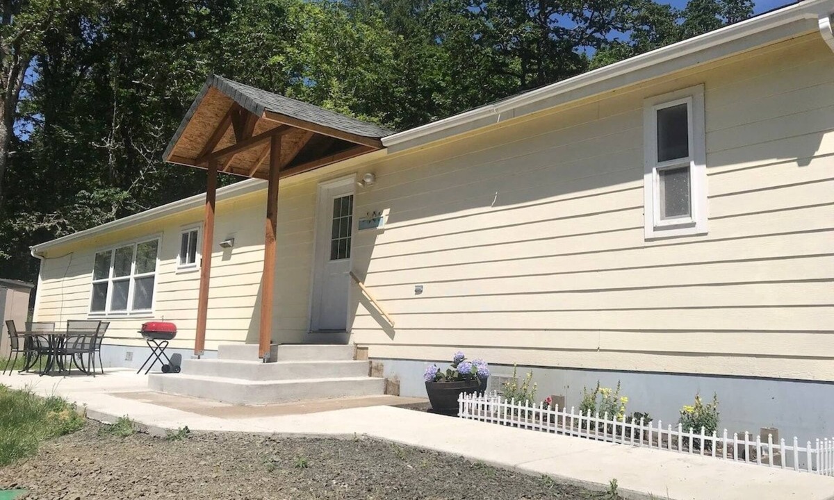 Crawfordsville Cottage | Guest House on the Ranch