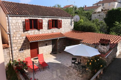 Hodilje House | Guest House Roses