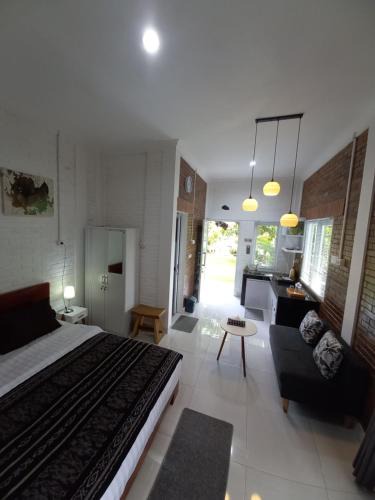 Pakem House | Guest House T