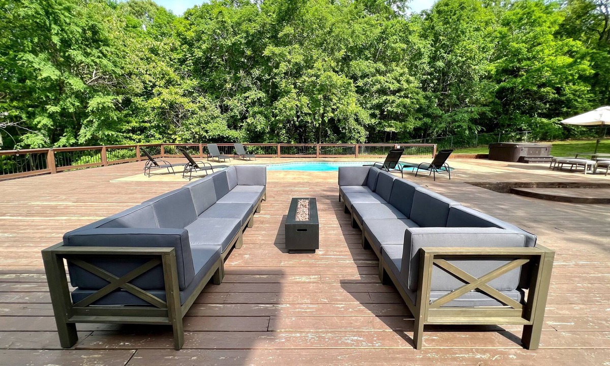 Mountain Home House | Guest House w/Pool and Hot Tub! 10min away from Lake Norfork!