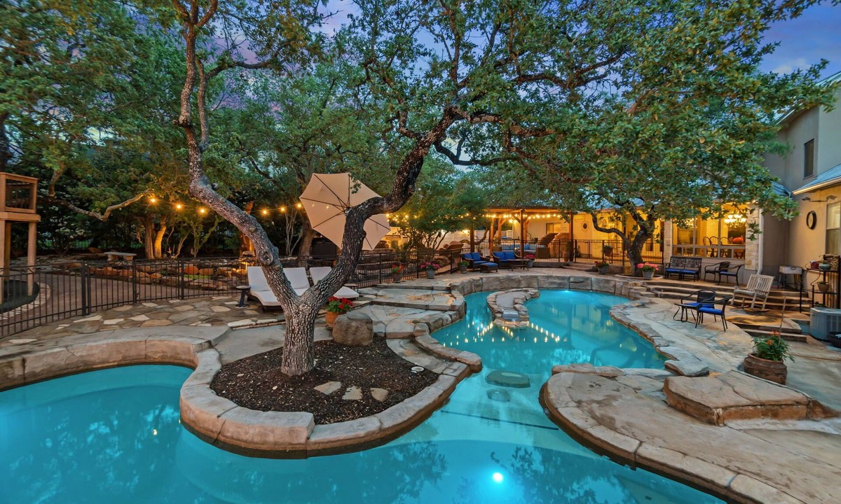 Stone Oak House | Guest House w/Resort Style Backyard, 2 pools & Hot tub