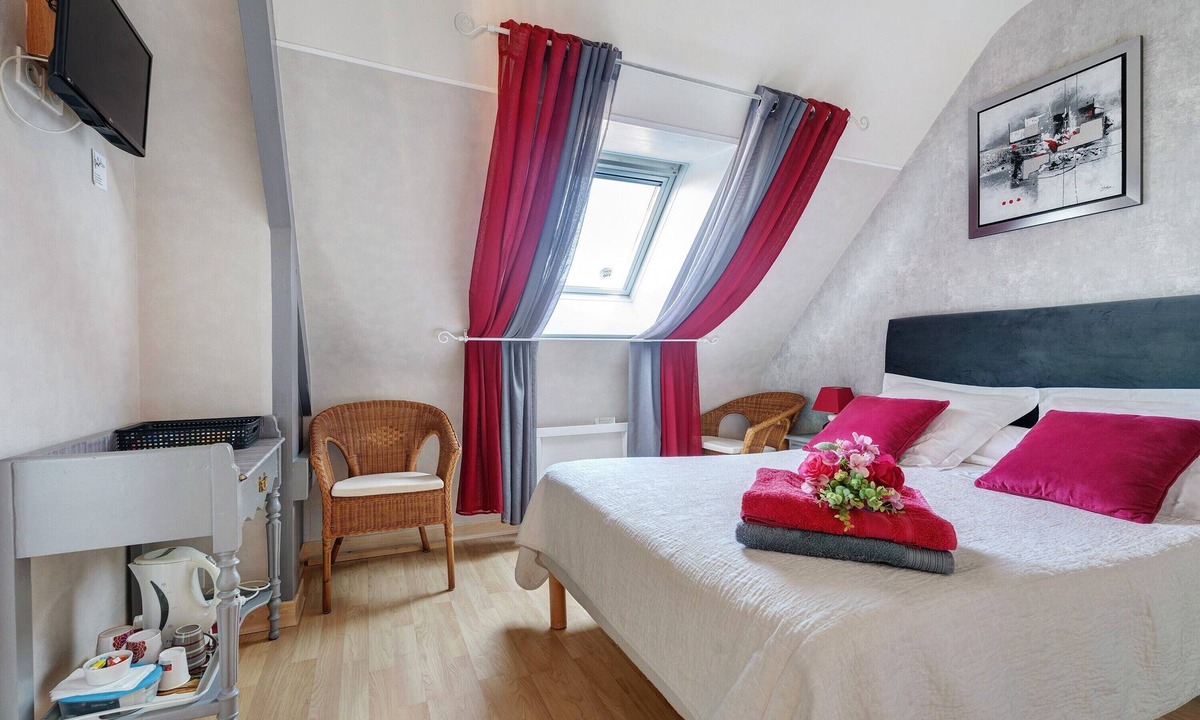 Saint-Meloir-des-Ondes Bed & Breakfast | Guest Room "La Cancalaise"