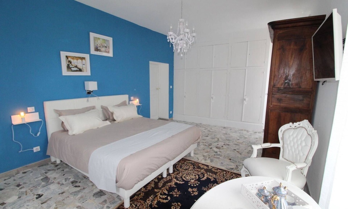 Saint-Alban-sous-Sampzon Bed & Breakfast | Guest Room "Jade" with Shared Pool, Wi-Fi, and Air Conditioning