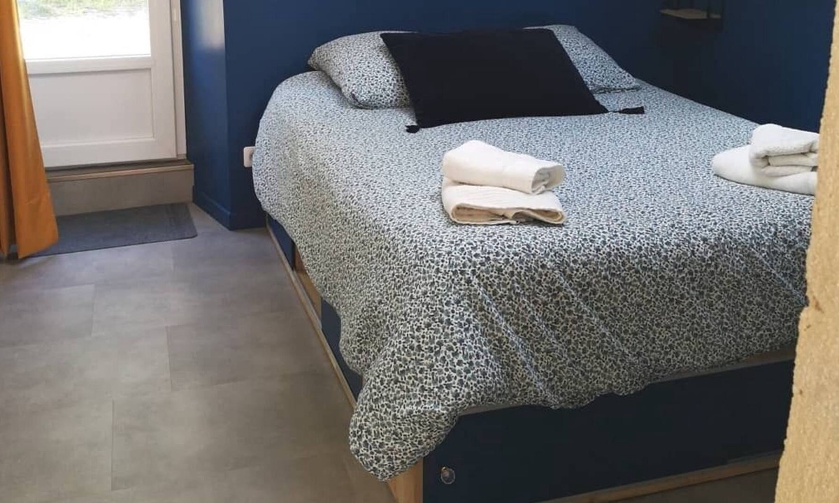 Curzon House | guest room between land and sea