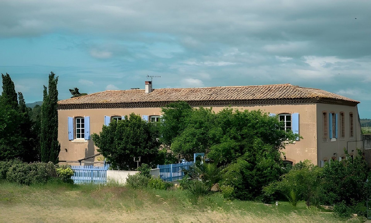 Moux Bed & Breakfast | Guest Room “Chambre Dora - Relais De L'Alaric” with Shared Pool, Garden & Wi-Fi