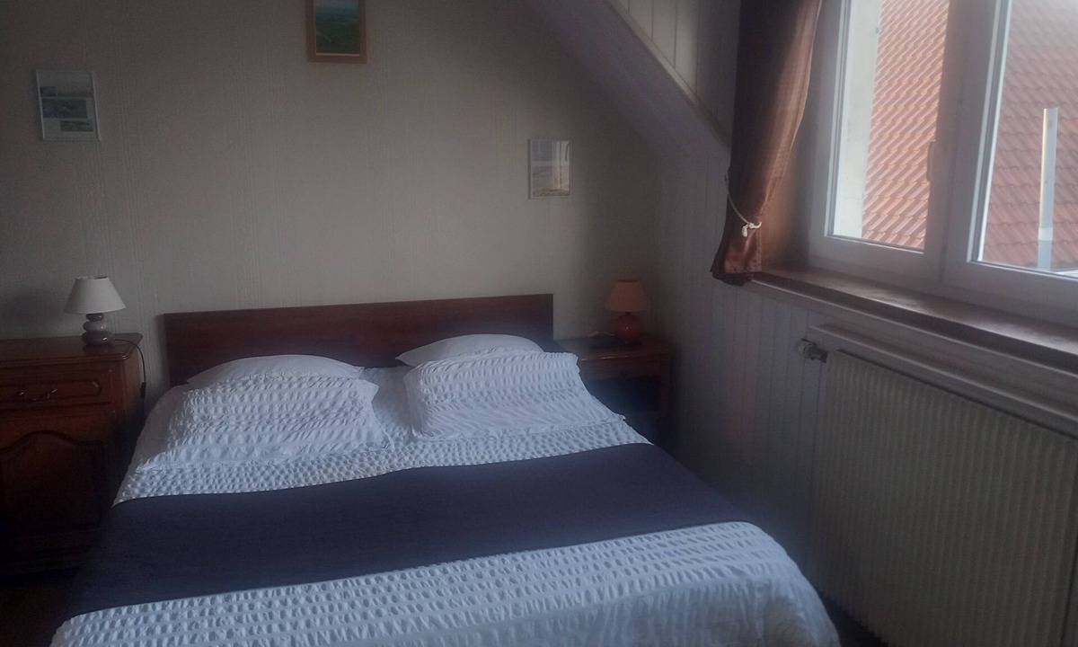 Audinghen Bed & Breakfast | Guest Room "Ferme Des 4 Vents - Alizé" with Sea View and Wi-Fi