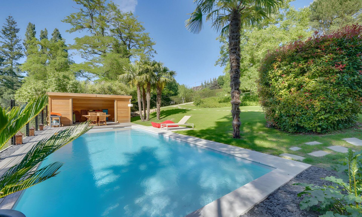 Faverolles-sur-Cher Bed & Breakfast | Guest Room “Entre Loire et Cher” with Private Heated Pool, Private Terrace & Wi-Fi