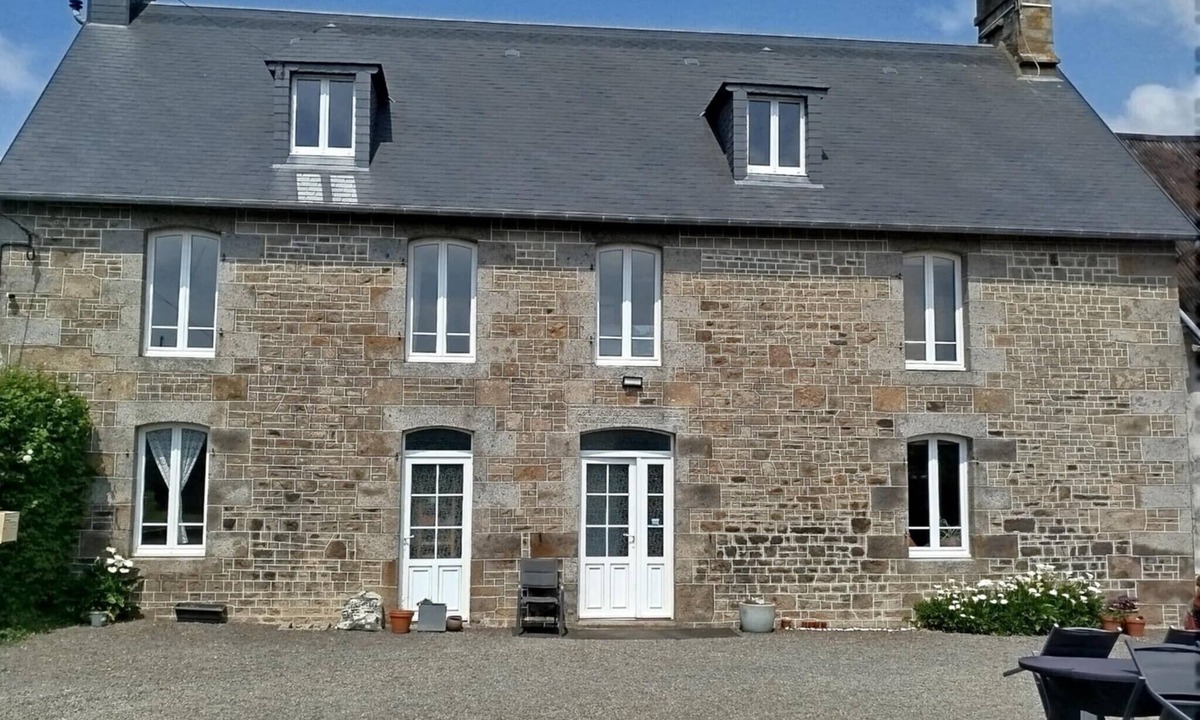 Saint-Aubin-des-Bois Bed & Breakfast | Guest Room “La Bourgerie” with Shared Terrace, Garden, and Wi-Fi