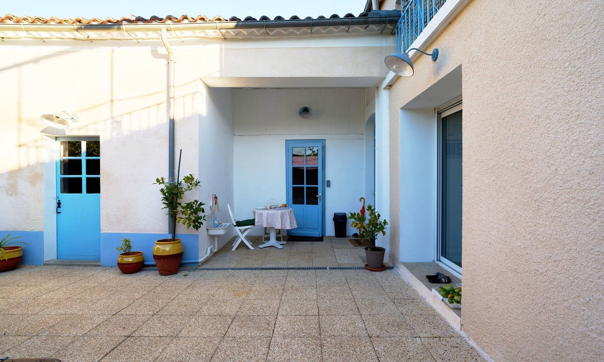 Neuvic Bed & Breakfast | Guest Room - La Bonbonnière