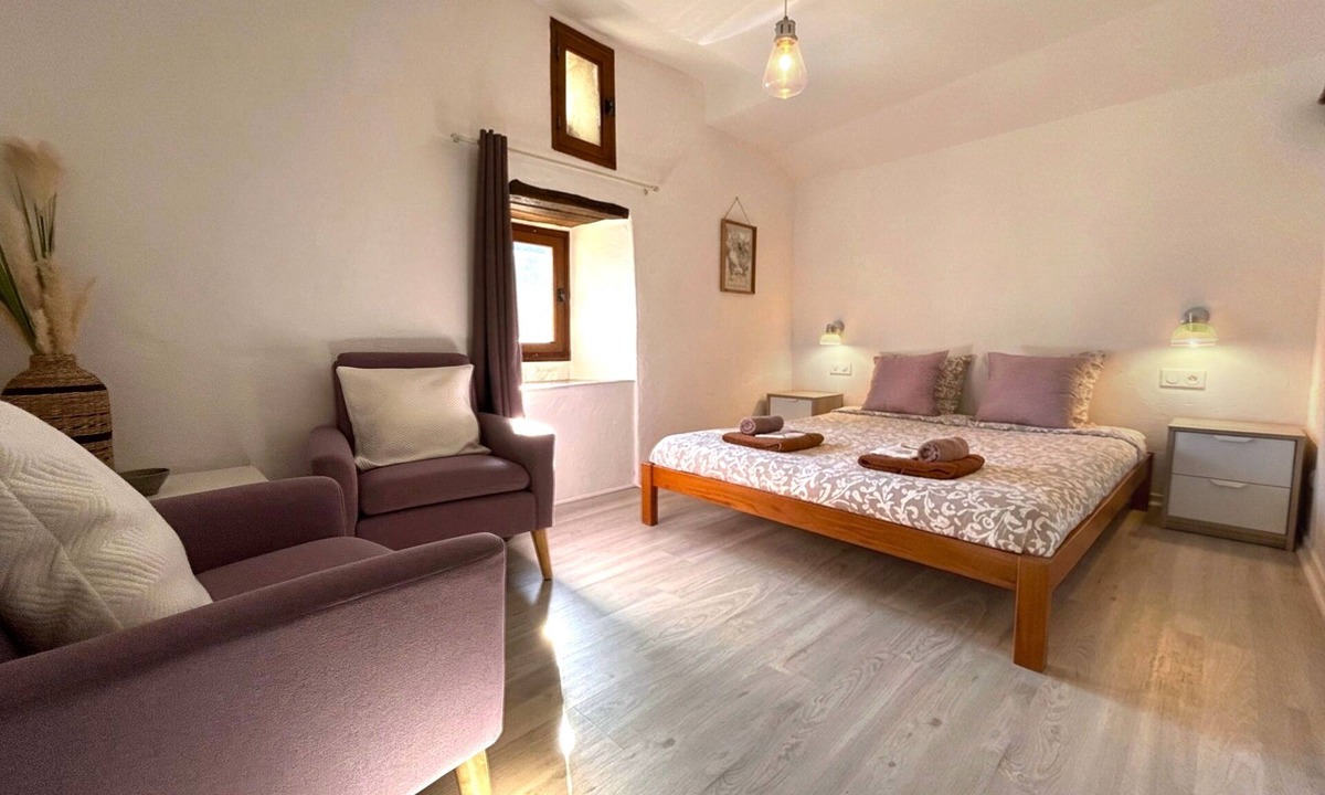 Sablieres Bed & Breakfast | Guest Room “La Drobie 2-3 pers” with Mountain View, Shared Pool and Garden