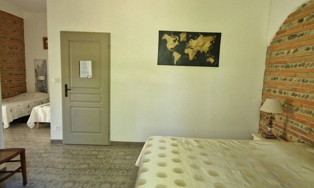 Leguevin Bed & Breakfast | Guest Room "La Grande" with Shared Garden and Wi-Fi