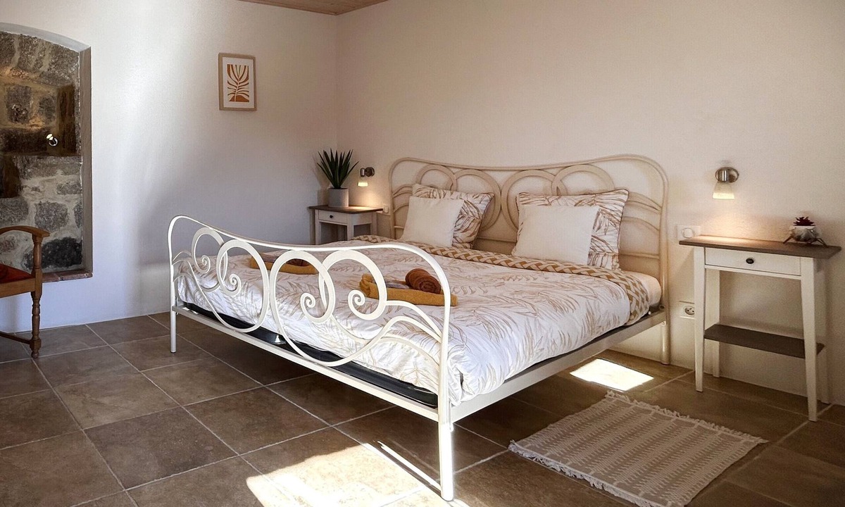 Sablieres Bed & Breakfast | Guest Room “La Montselgues” with Mountain View, Shared Pool, Private Terrace