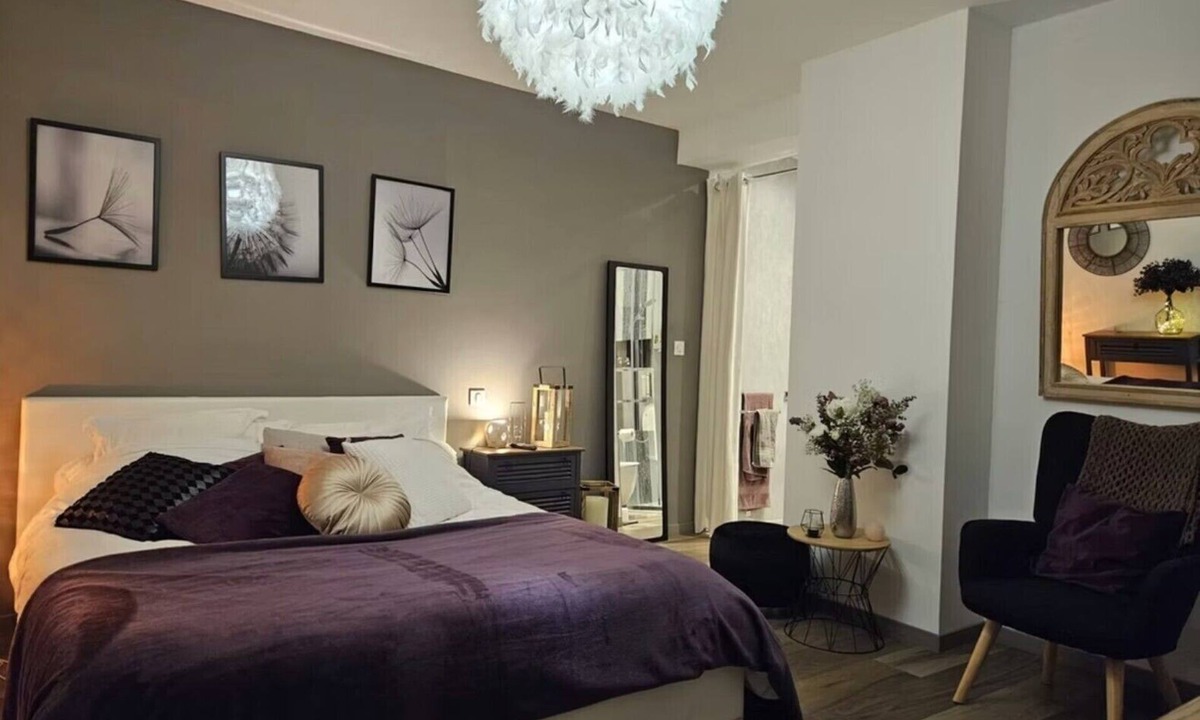 Longvilliers Bed & Breakfast | Guest Room “Le Relais Du Lavoir - La Rémarde” with Pool, Terrace and Wi-Fi