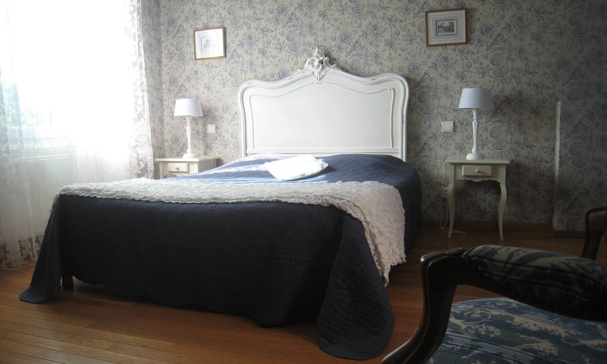 Charny-sur-Meuse Bed & Breakfast | Guest Room “Les Charmilles - Blue Room”