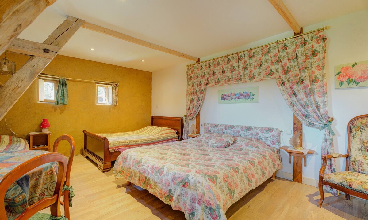 Boisgervilly Bed & Breakfast | Guest Room 'Les Hortensias Roses'