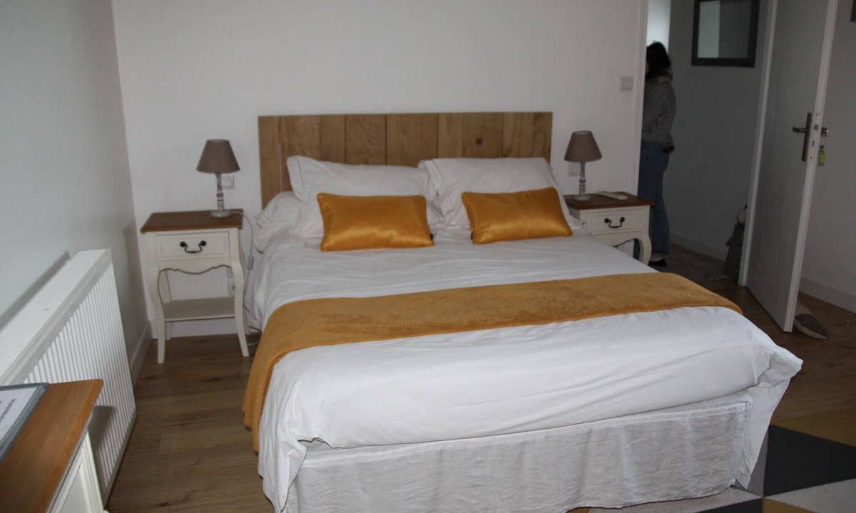 Sevremont Bed & Breakfast | Guest Room 'Zépherine - Aux Charmes D’antan' with Shared Pool, Terrace & Wi-Fi