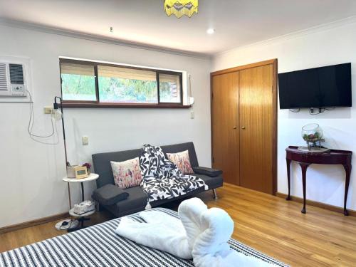 Elizabeth North House | Guest suite in Elizabeth North