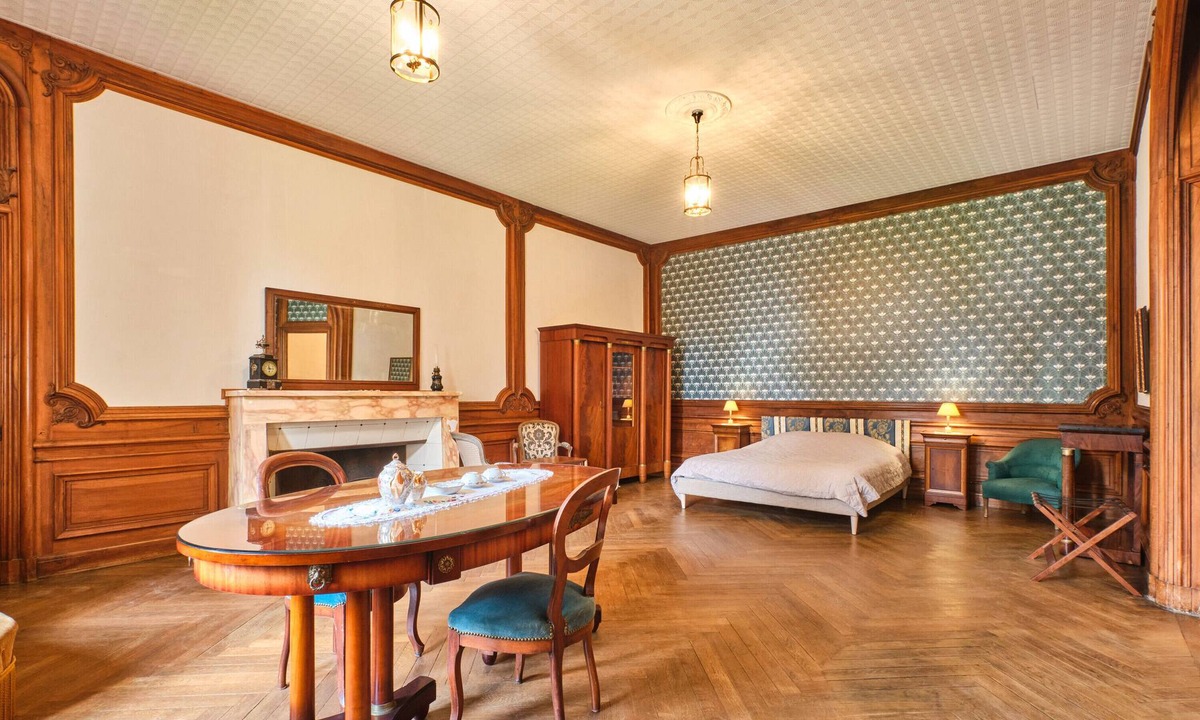 Saint-Geoire-en-Valdaine House | Guesthouse 'Room 1 - La Suite De La Marquise' with Shared Terrace and Garden