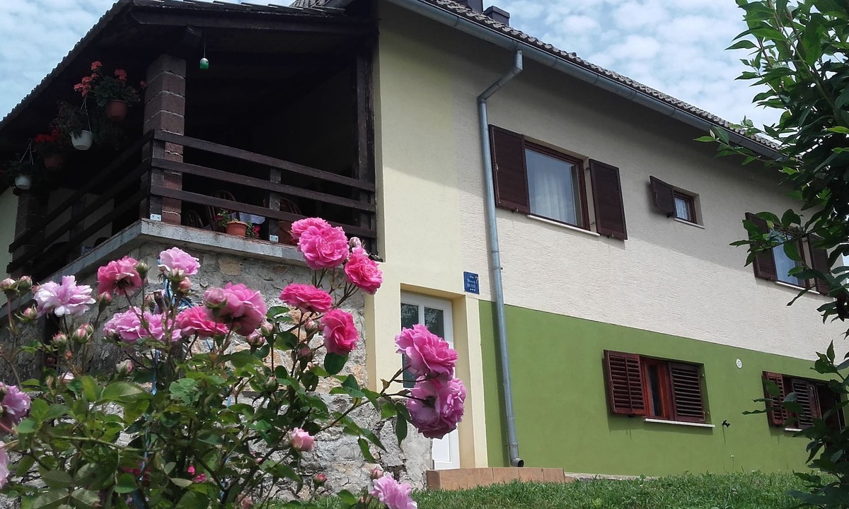 Poljanak House | Guesthouse Loncar is waiting for you! Just come and enjoy :)