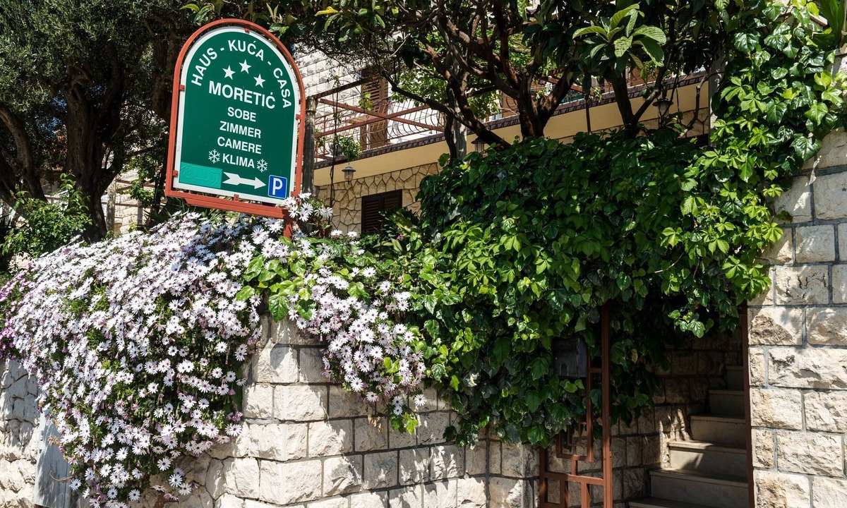 Orasac House | Guesthouse Moretic - Double Room with Balcony and Sea View 1