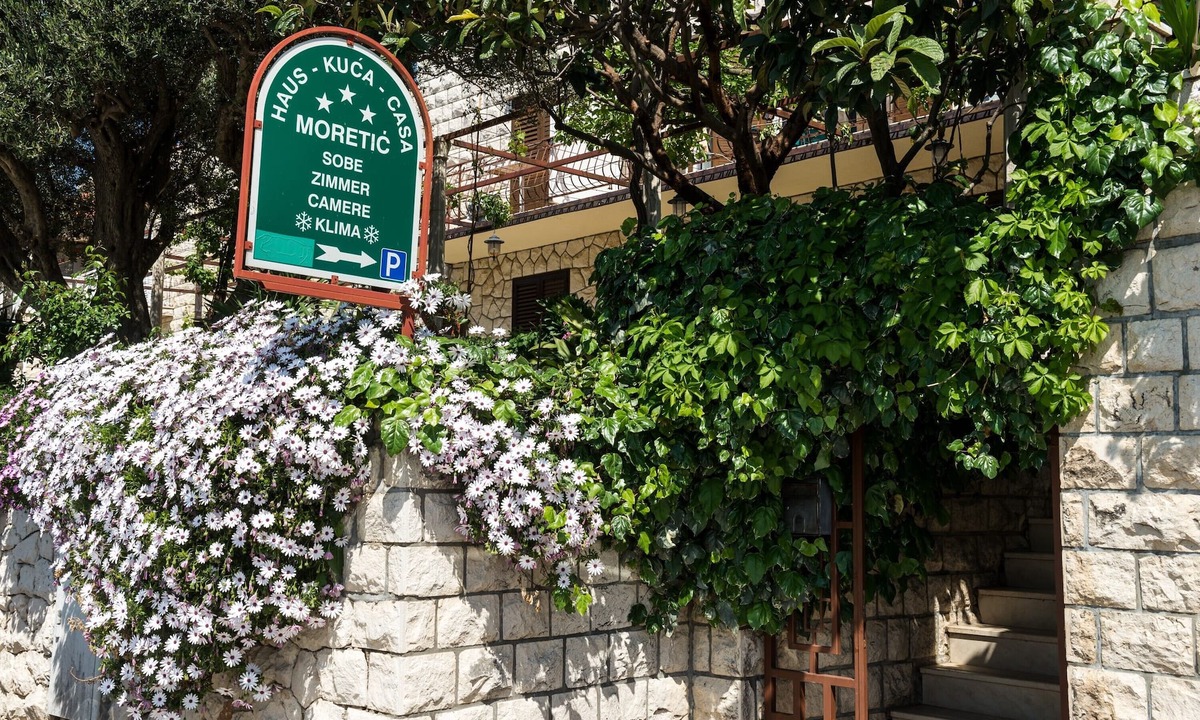 Orasac House | Guesthouse Moretic - Double Room with Garden View 1