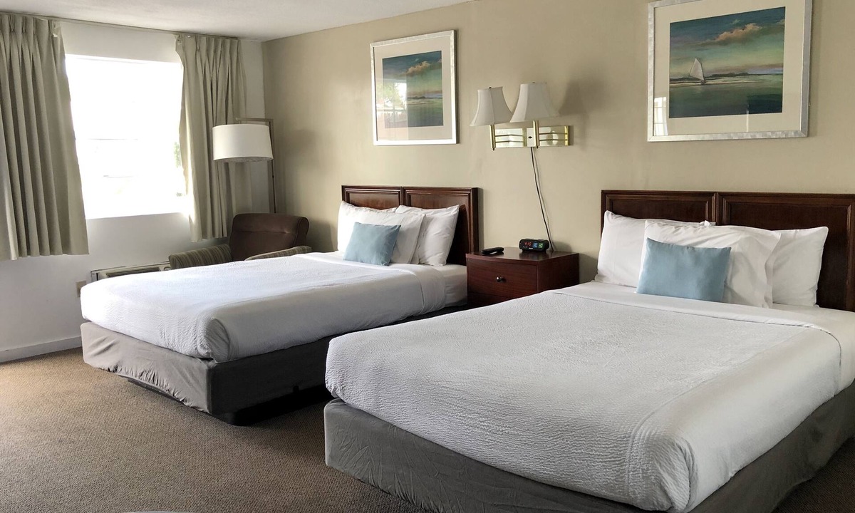 West Dennis Hotel | GuestLodge