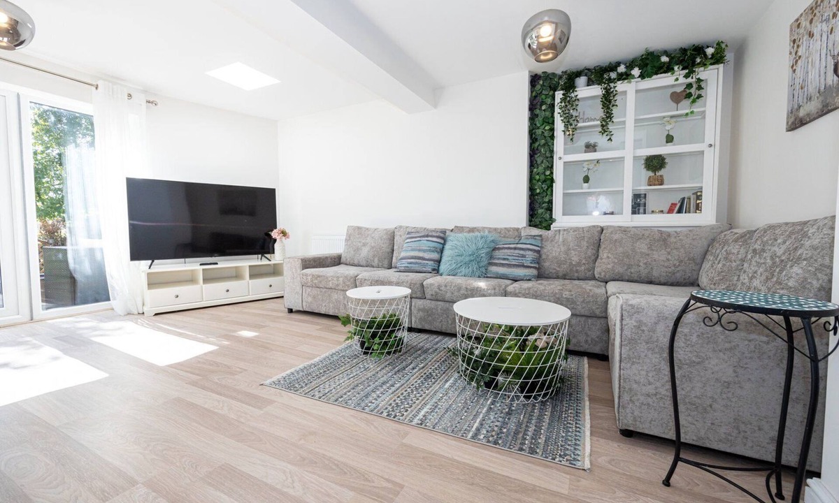 Eccles Apartment | GuestReady - A Haven by the River