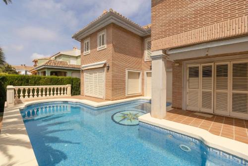 El Puig de Santa Maria Villa | GuestReady - A un paso del Mediterráneo