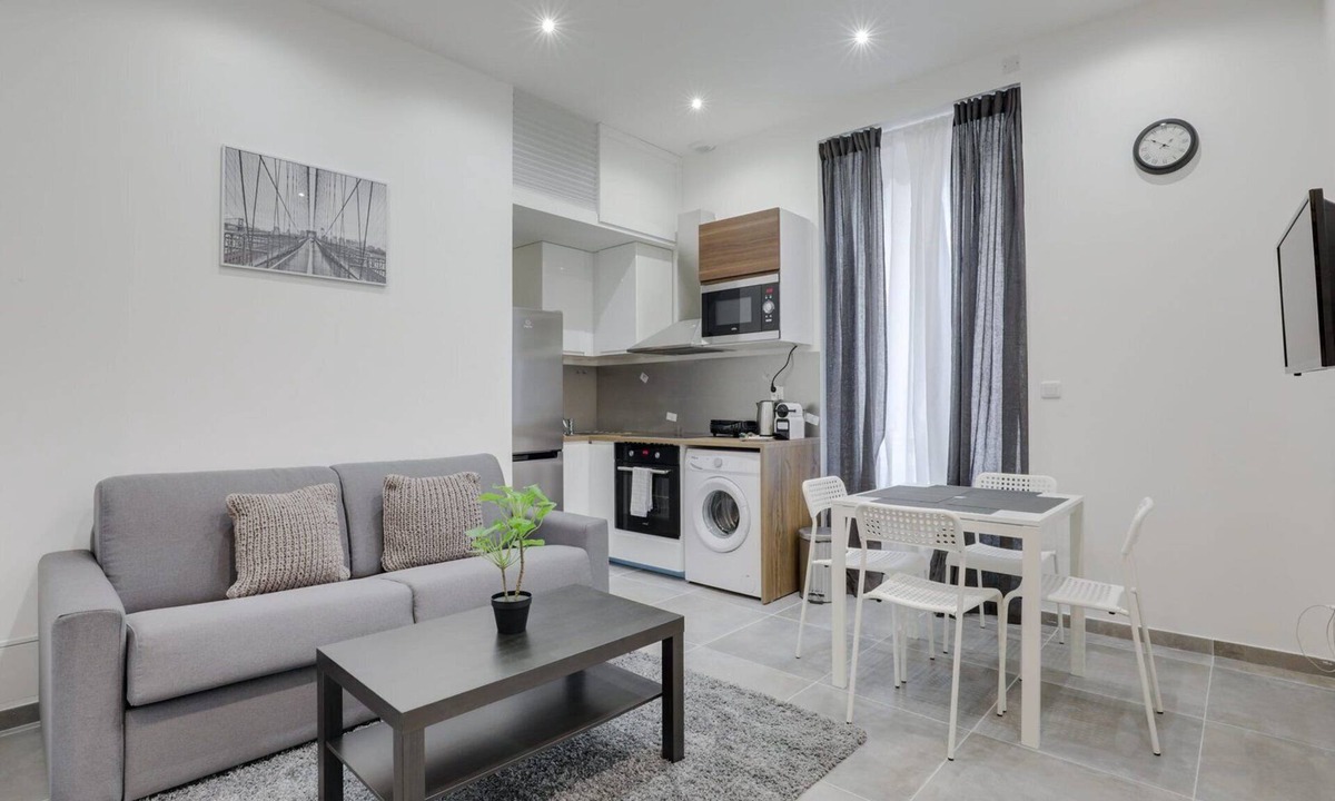 Villette - Maisons Neuves Apartment | GuestReady - Beautiful minimalist central flat