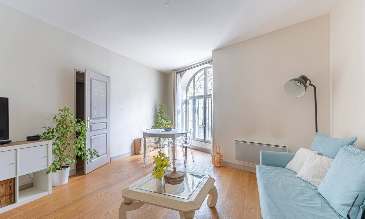 Saint Genes Apartment | GuestReady - Bright in the center