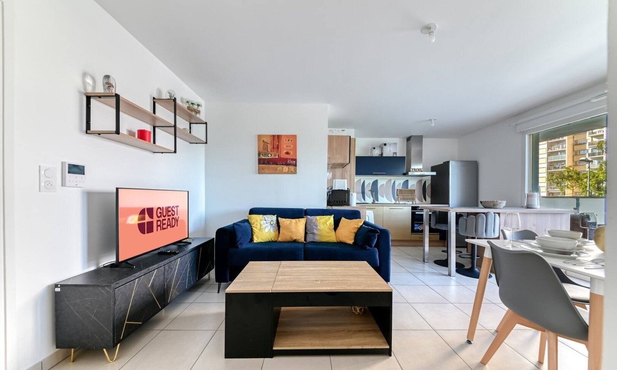 Buers Apartment | GuestReady - Bright stay w/parking & terrace