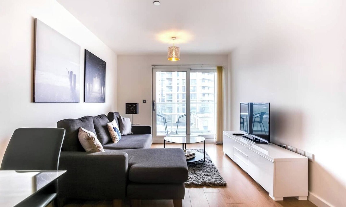 Peninsula Apartment | GuestReady - Comfort by the Thames