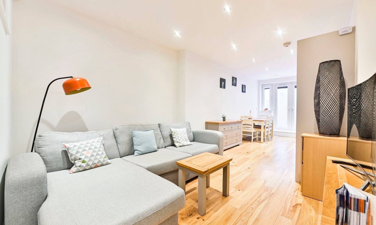 Southfield Apartment | GuestReady - Contemporary home in Chiswick