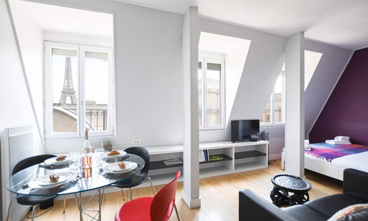 Chaillot Apartment | GuestReady - Cosy studio with an Eiffel Tower view