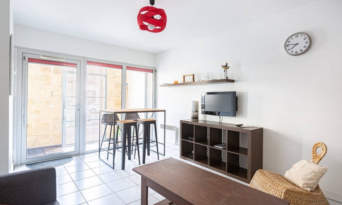Chartrons Apartment | GuestReady - Cours du Médoc's flat