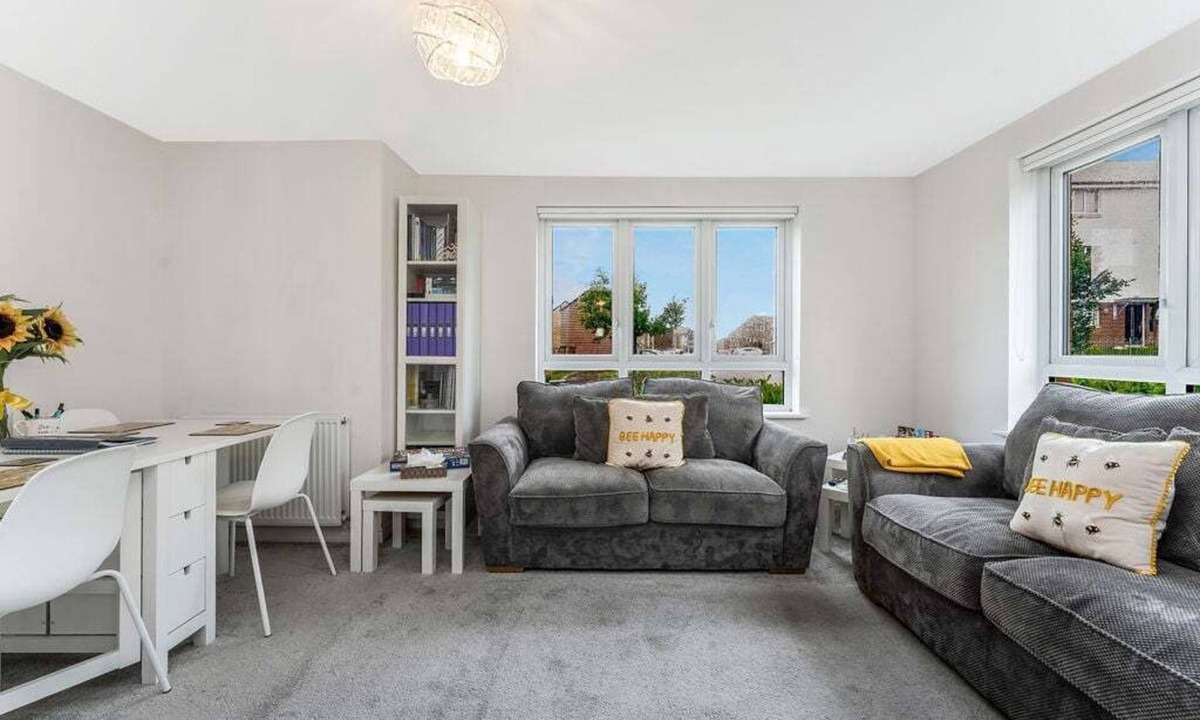 Niddrie Apartment | GuestReady - Edinburgh Elegant home