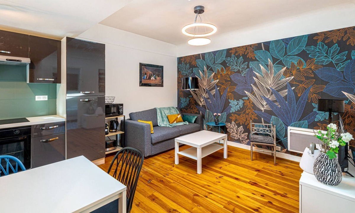 Arcueil Apartment | GuestReady - Sunlit haven with outdoor terrace