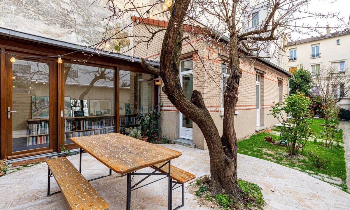 Montreuil House | GuestReady- Unique bright house with garden access