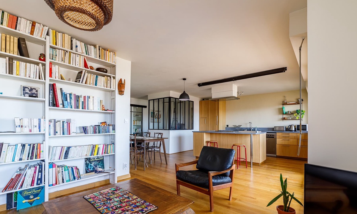 3rd Arrondissement Apartment | GuestReady - Wooden Strike near the Sea
