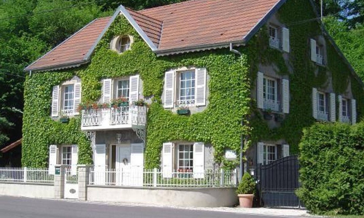 Plancher-Bas Bed & Breakfast | Guestroom Plancher-Bas, studio flat, 4 persons