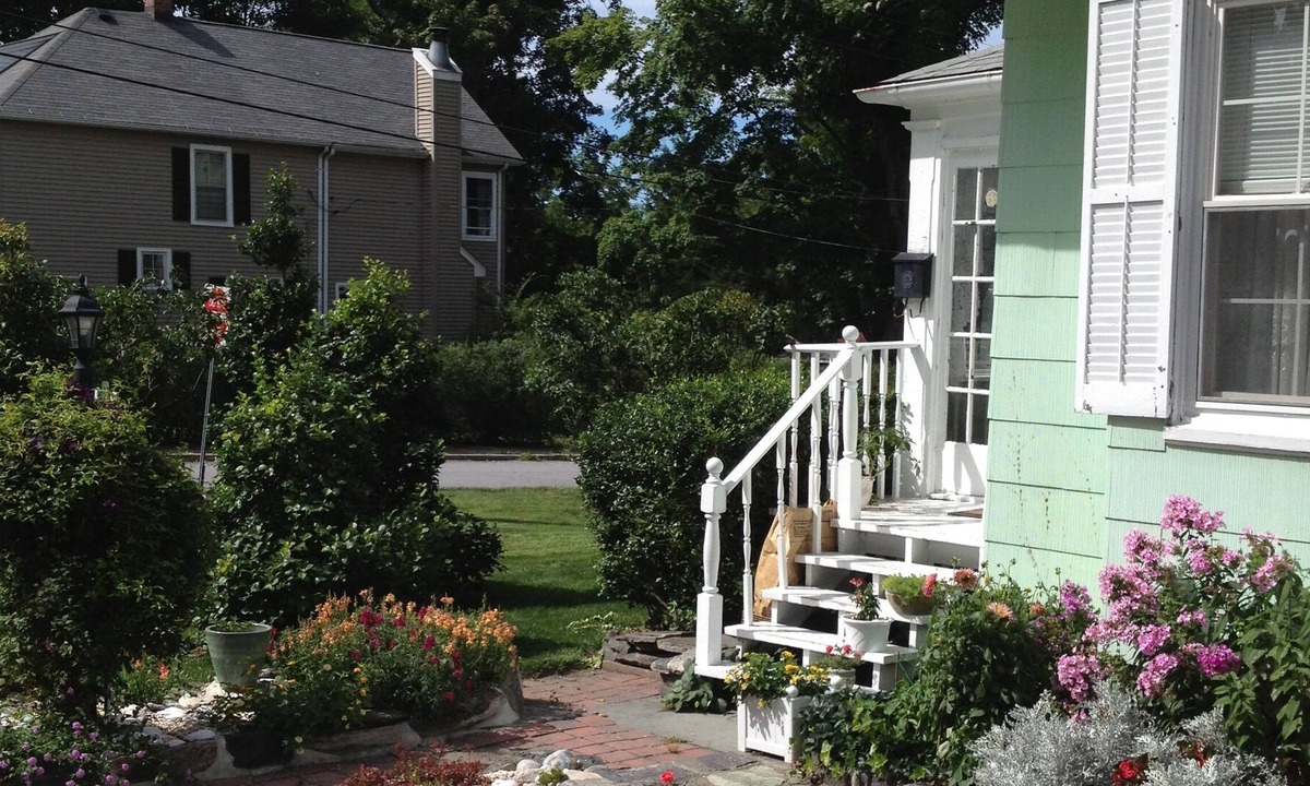 Firthcliffe House | Guests state the home is charming. New central air conditioning.