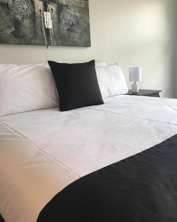 Brooklyn Hotel | Guiding Star Motel & Hotel