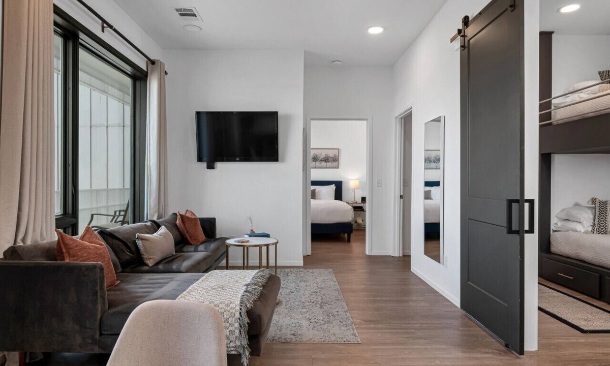 Edgehill Condo | GULCH Condo with Pool, Gym, Private Patio & Garage