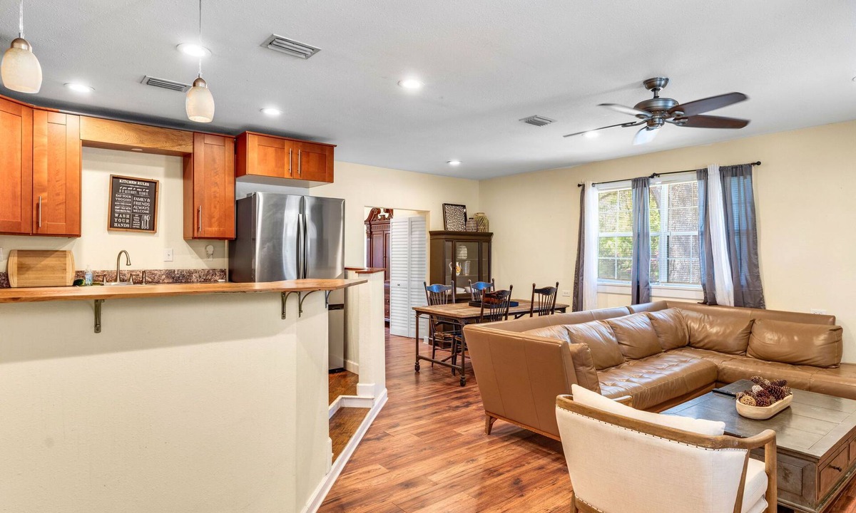 Historic Downtown Apalachicola House | Gulf Breeze Home Away