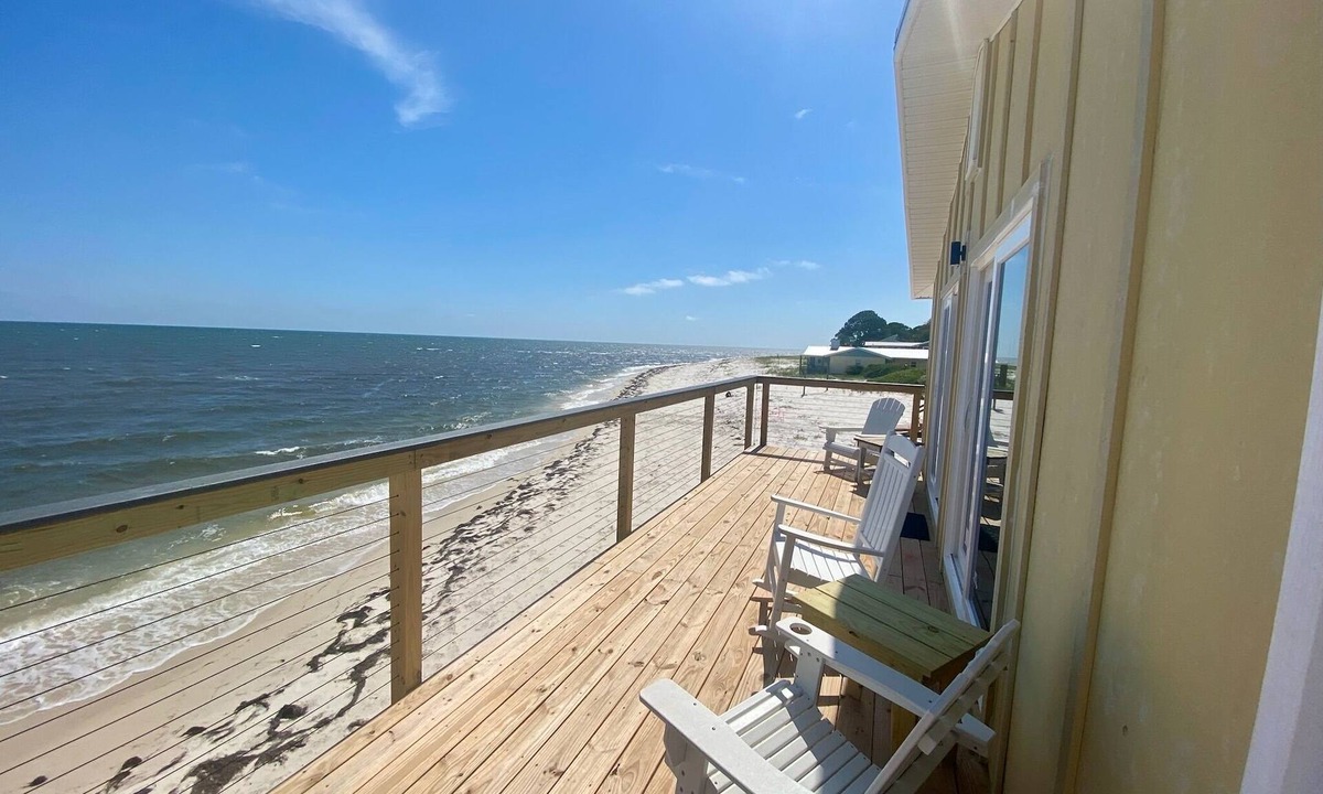 Alligator Point House | Gulf Breeze – Pet-Friendly 3BR Beachfront Stay with Stunning Views & Renovations