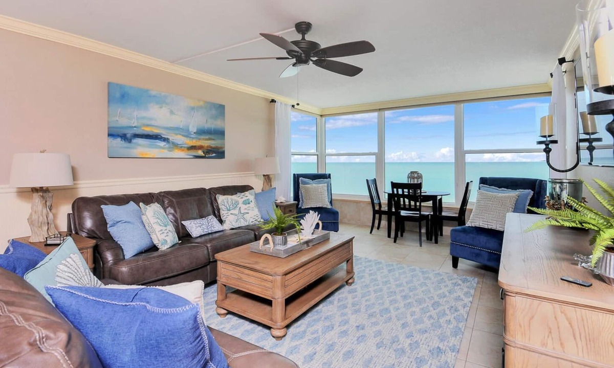 Madeira Beach Condo | Gulf Front Executive level Condominum 2 Master Suites/2 full bathrooms